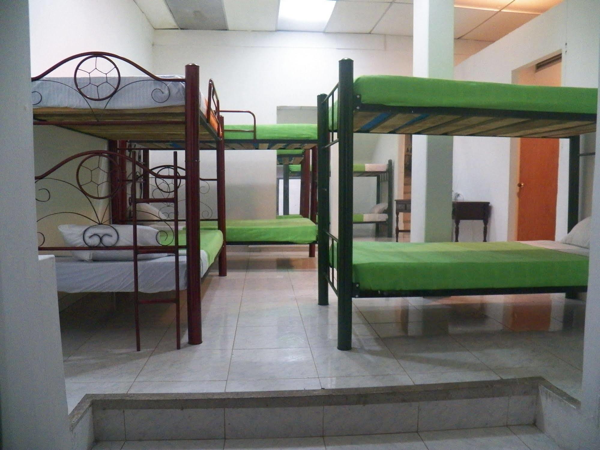 Hostal Deluxe Santander Manizales Exterior foto